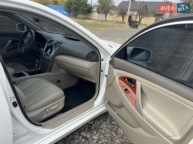 Седан Toyota Camry 2011 в Харкові