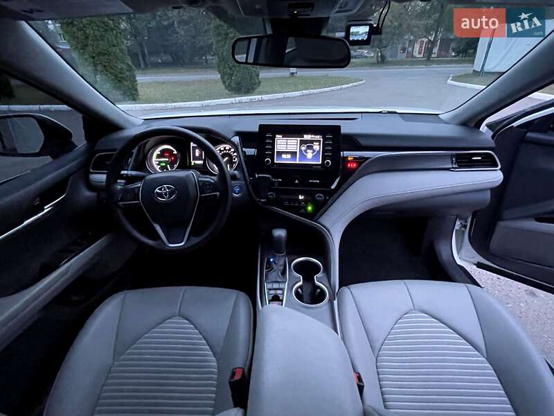 Седан Toyota Camry 2021 в Полтаві