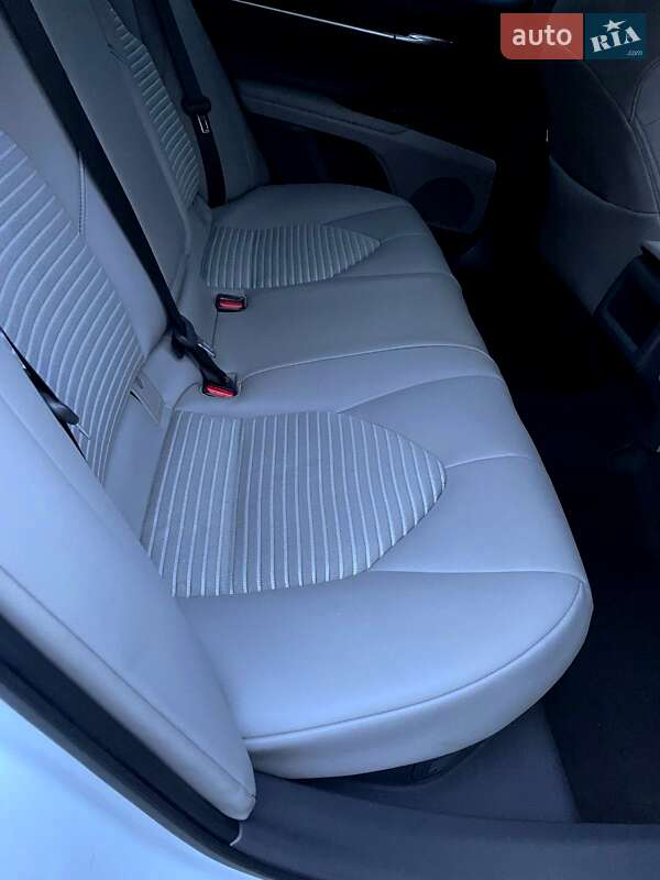 Седан Toyota Camry 2021 в Полтаві