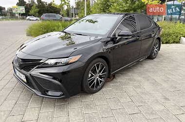 Седан Toyota Camry 2022 в Ровно