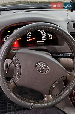 Седан Toyota Camry 2004 в  фото 11 Седан Toyota Camry 2004 в