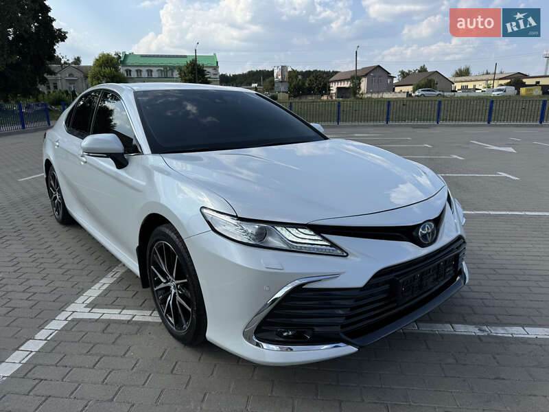 Седан Toyota Camry 2021 в 