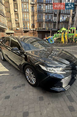 Седан Toyota Camry 2018 в Дніпрі