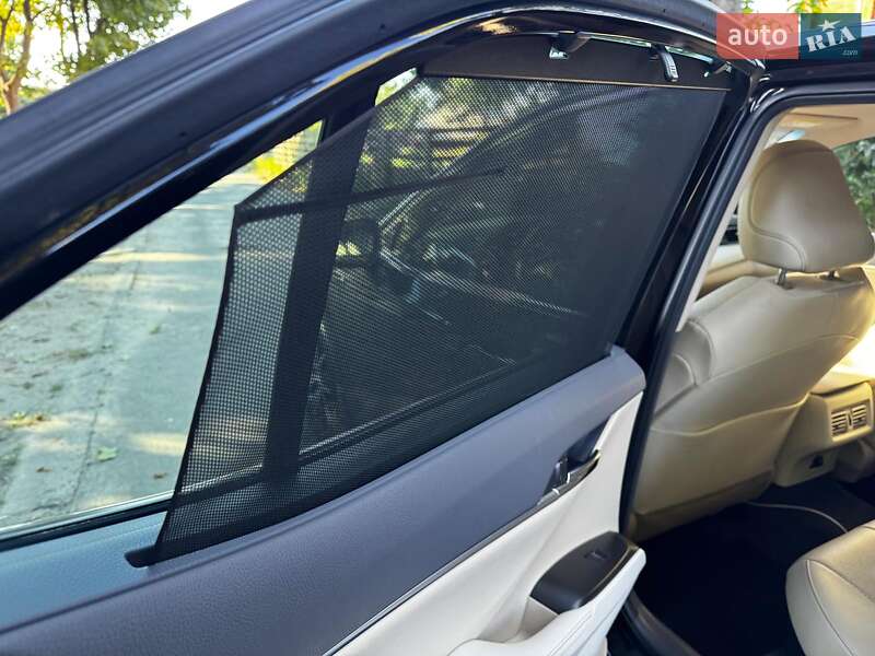 Седан Toyota Camry 2022 в Киеве