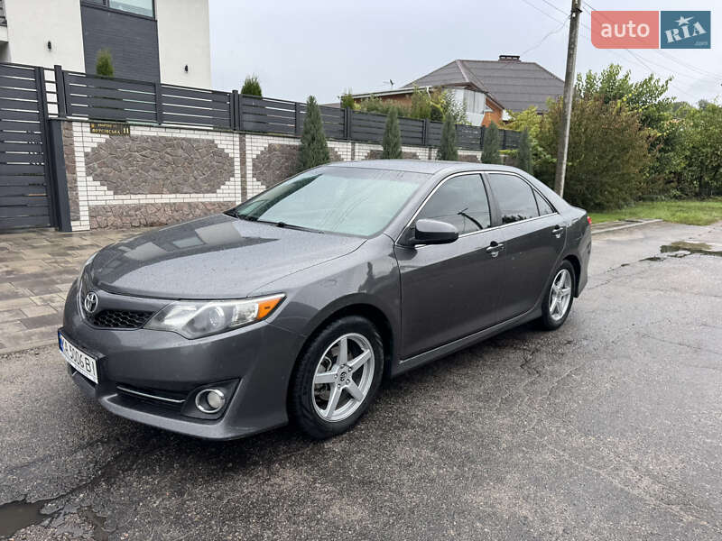 Toyota Camry 2014
