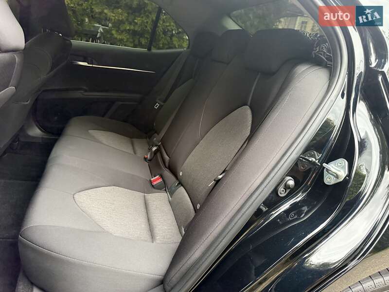 Седан Toyota Camry 2024 в Києві