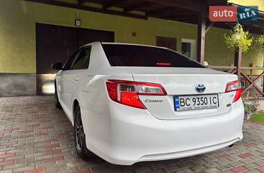 Седан Toyota Camry 2013 в 