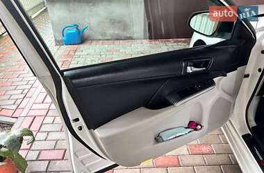 Седан Toyota Camry 2013 в 
