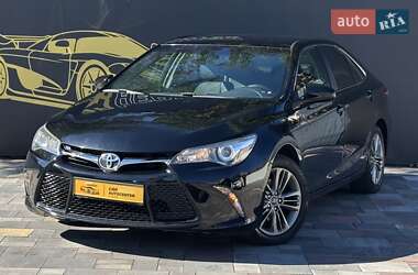 Седан Toyota Camry 2016 в Киеве