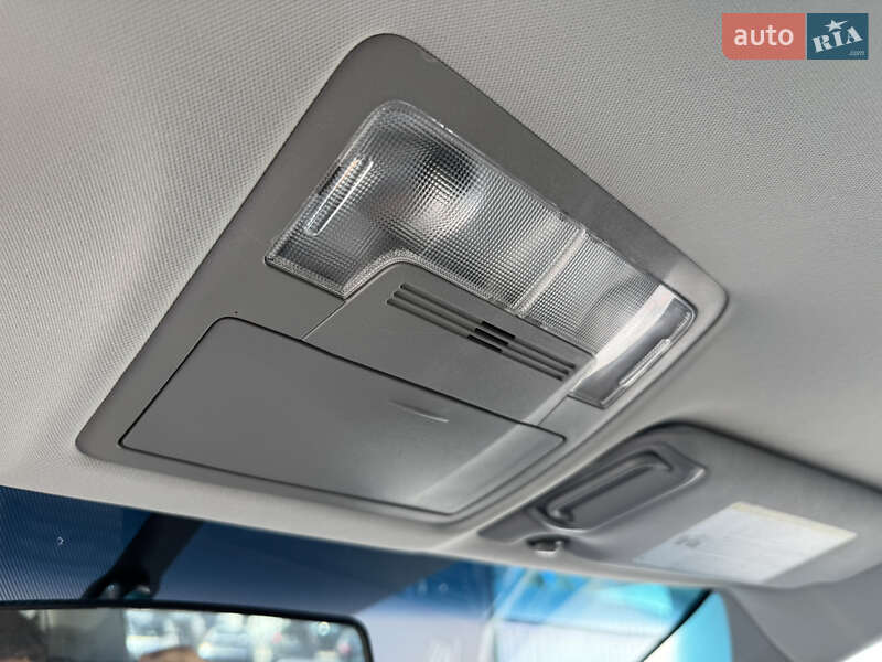 Седан Toyota Camry 2016 в Киеве фото 31 Седан Toyota Camry 2016 в Киеве