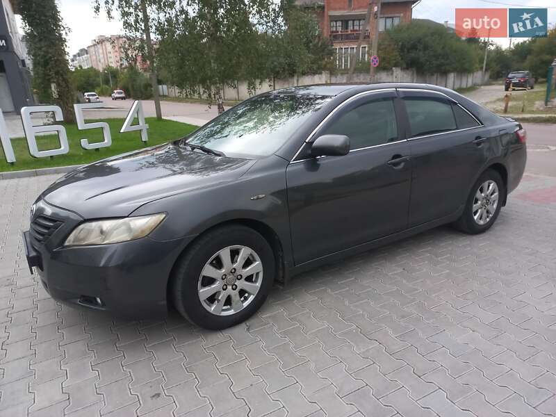 Седан Toyota Camry 2007 в Львові