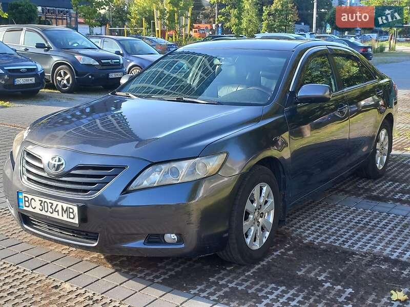 Седан Toyota Camry 2007 в Львові