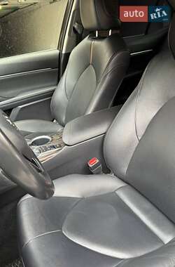 Седан Toyota Camry 2020 в 