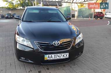 Седан Toyota Camry 2008 в Киеве