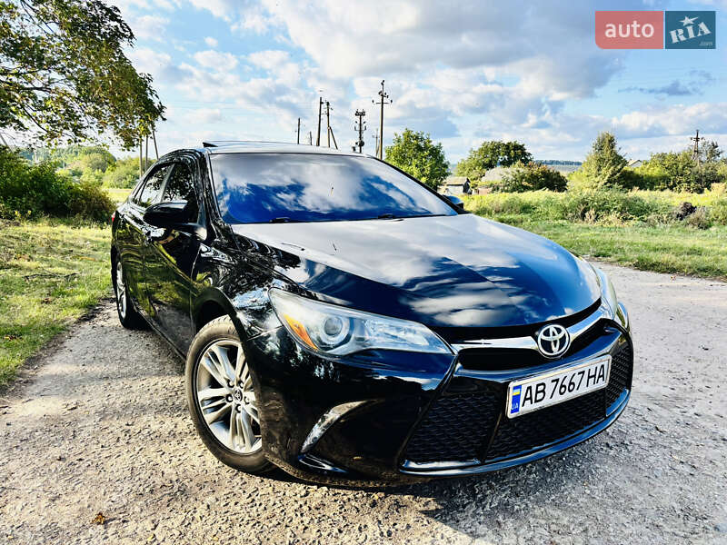 Седан Toyota Camry 2015 в Гайсине