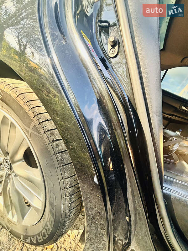 Седан Toyota Camry 2015 в Гайсине