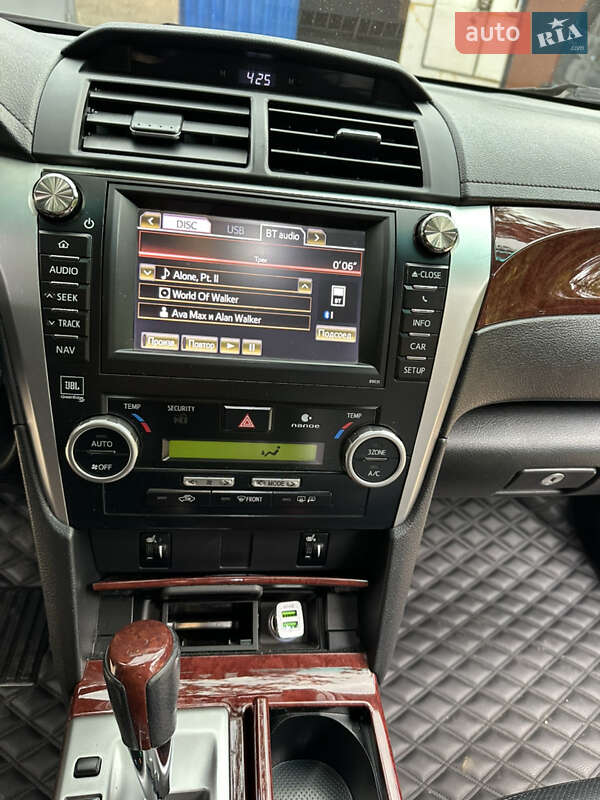 Седан Toyota Camry 2012 в Запоріжжі