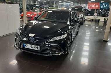 Седан Toyota Camry 2021 в Киеве
