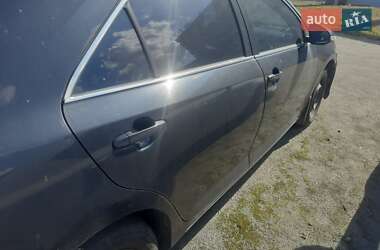 Седан Toyota Camry 2011 в Днепре