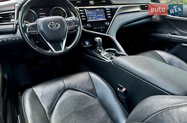 Седан Toyota Camry 2018 в 