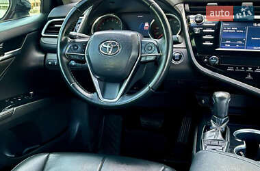 Седан Toyota Camry 2018 в 