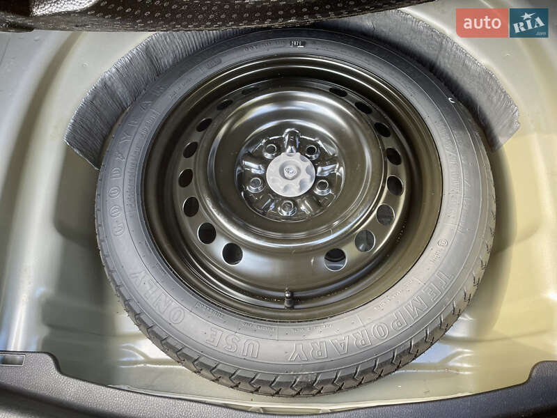 Седан Toyota Camry 2020 в Киеве