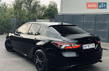 Седан Toyota Camry 2021 в 