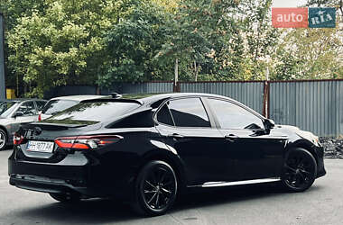 Седан Toyota Camry 2021 в 