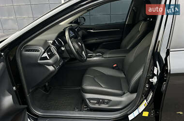 Седан Toyota Camry 2021 в 
