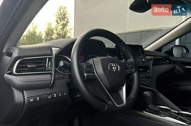 Седан Toyota Camry 2021 в 