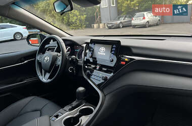 Седан Toyota Camry 2021 в 