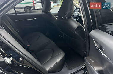 Седан Toyota Camry 2021 в 