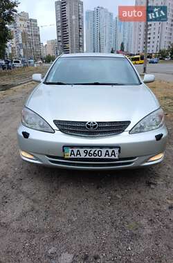 Седан Toyota Camry 2003 в Киеве
