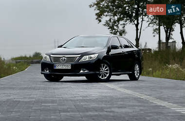 Седан Toyota Camry 2012 в Тернополі