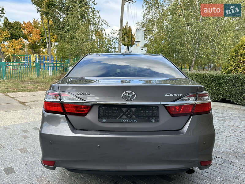 Седан Toyota Camry 2015 в Харькове