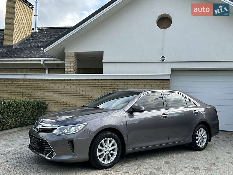 Седан Toyota Camry 2015 в Харькове