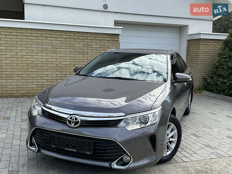 Седан Toyota Camry 2015 в Харькове
