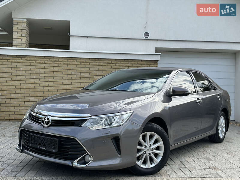 Седан Toyota Camry 2015 в Харькове