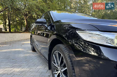 Седан Toyota Camry 2023 в 