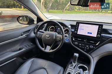 Седан Toyota Camry 2023 в 