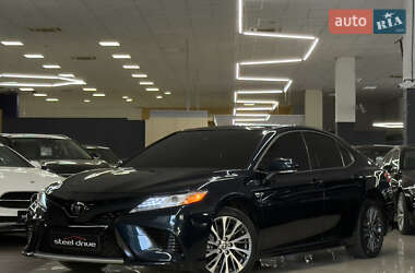 Седан Toyota Camry 2018 в Николаеве