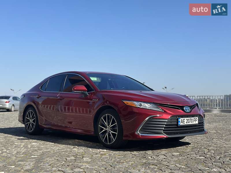 Седан Toyota Camry 2020 в Днепре