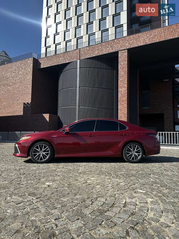 Седан Toyota Camry 2020 в Днепре