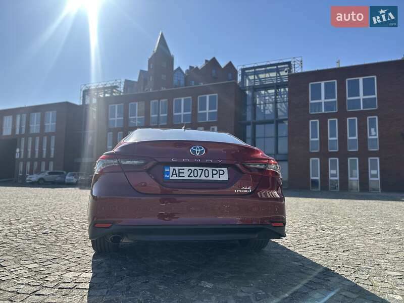 Седан Toyota Camry 2020 в Днепре