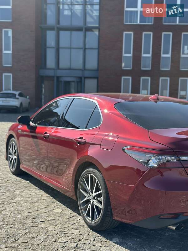 Седан Toyota Camry 2020 в Днепре