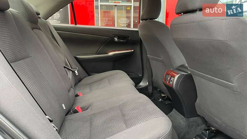 Седан Toyota Camry 2013 в Івано-Франківську