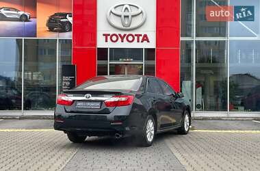 Седан Toyota Camry 2013 в 