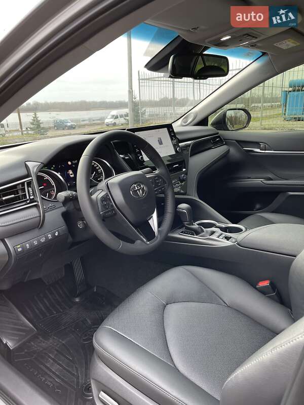 Седан Toyota Camry 2021 в Кременчуге
