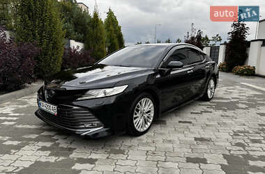 Седан Toyota Camry 2018 в Львове