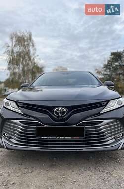 Седан Toyota Camry 2017 в Харькове